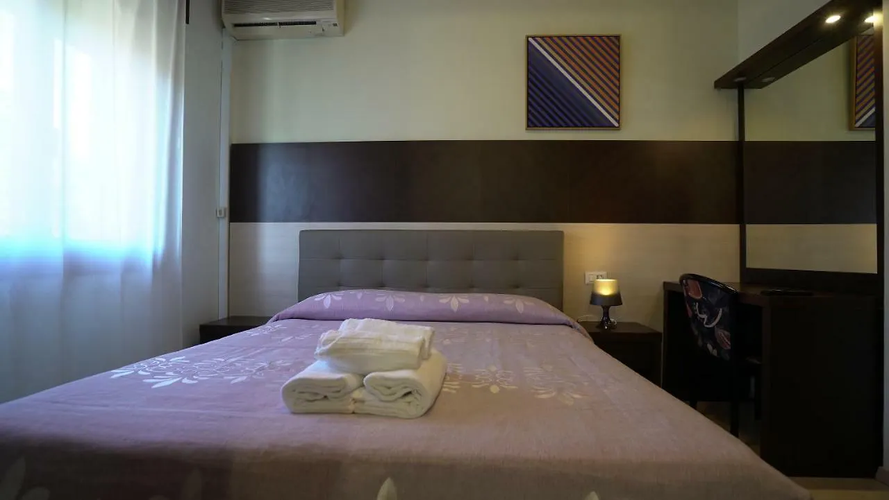 ***  Hotel Colombo Маргера Италия